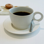 レミニセンス - 名古屋市中川区コーヒー豆専門店ジムラン珈琲の西川賢志さんが丁寧に焙煎した「エチオピアのイルガチェフェ地区で栽培された豆を使用し、ハンドメイドのネルフィルターで淹れているそうです。