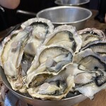 シーフードスタンド パチョレック ハナタレ - 甘くて美味い生牡蠣