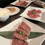 老舗精肉店直送 岡崎焼肉 飛騨牛の奴隷 - 