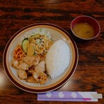 かんな - 豚生姜焼 (ライス付き)、1,000円。＊お味噌汁も付いています。