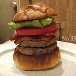 No.18 - キャラメルベーコンチーズバーガー