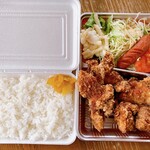 からあげ食堂 - からあげ弁当(700円)