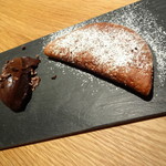 Point - デザート２品目　チョコレートのスフレ　Point風