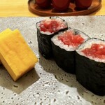 鮨 神楽 - 卵焼き ／ 鉄火巻き