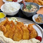 赤丸食堂 - 市岡海老蔵定食