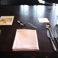 DINING & BAR TABLE 9 TOKYO - 