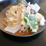 手打ち蕎麦 はな花 - 天婦羅盛り合わせ