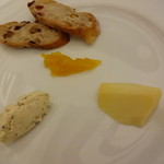 オーベルジュ・ドゥ・オオイシ - 私チョイス　グリュイエールチーズと、黒胡椒のきいたクリームチーズ