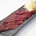 Sumibi Yakiniku Izakaya Nikusen To Nya Ni Go Hachi Kyu- - 馬刺し