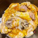 酒亭 田中 - 親子丼は黒薩摩鶏のモモ肉＆ムネ肉使用　濃厚トロトロです