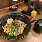 海人 笹目屋 - ソーキ油そば麺ハーフ(690円税別) 