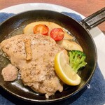 グリーンパーラー ベルベール - 鶏もも肉のオリーブオイル煮