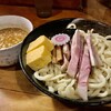 Gokubutodakuryuuramenrakeiko - 片らけのデフォルト　盛りそば900円　ナルトが目印