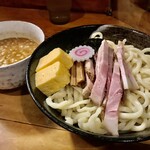 極太濁流ラーメン ら・けいこ - 片らけのデフォルト　盛りそば900円　ナルトが目印