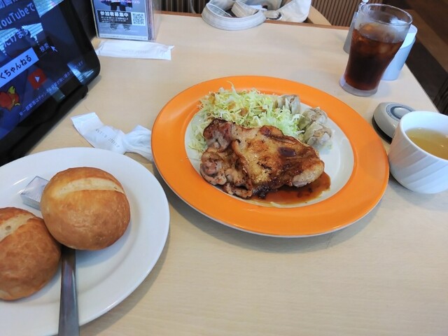 Jonathan Oume Ten photo 2