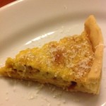 TRATTORIA AL SODO  - 生ハムとチーズのキッシュ380円