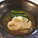 Kyoufuu Oden To Shunsai Jigajisan - おすすめ限定おでん、炙りホタテとほうれん草バターです！