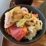The BREAKFAST HOTEL - 海鮮丼（ビジュアルは悪くてスミマセン　けど味はヨシ！）