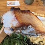 二郎系ラーメン 麺屋 春爛漫 - 分厚い豚