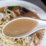 幸楽苑 - 野菜が溶け込んで美味しい味噌スープ