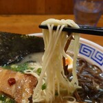 Koufukuken - 麺は九州豚骨ならではのパツパツ極細麺