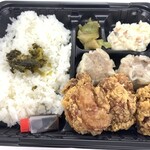 丸虎焼売店 - 焼売2個　からあげ3個　ごはん　ポテサラ　ザーサイ