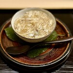 道人 - ④丹波栗の飯蒸、渡り蟹の餡かけ
      ～とろとろの渡り蟹餡かけの下には大きな丹波栗が潜んでいる。間人蟹ではなくワタリガニも美味しい。