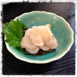 十八番 - ホタテの昆布締め。