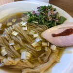 めん処 きよ洲 - 水菜と紫タマネギのみじん切りとフライドエシャロットが合う！
