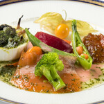 フレンチダイニング　尾崎 - オードブルバリエ自家製スモークサーモン・エスカルゴソテー・ブリのマリネ