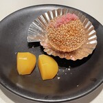 中国料理 四川 - 胡麻団子と栗のお菓子