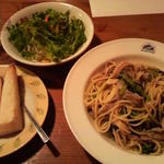 アルバトロス - 夜のパスタセット900円。フレッシュ高菜と豚肉の和風ふう味。