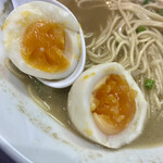 ヌードル＆スパイスカレー 今日の1番 - 煮卵