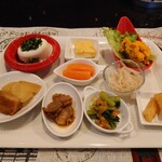 ごはんかふぇ ねねるる - 小鉢9種