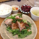 Ru Kyare - 鶏ソテー　醤油オイスター（スープ・ライス・ピクルス・デリ1品付）1,200円
