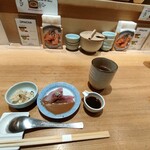 日本橋海鮮丼 つじ半 - 最初はおあずけ状態かな