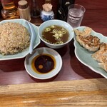 園春 - チャーハンと餃子