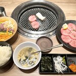 ユッケ 焼肉 生サムギョプサル 手打ち冷麺 ハヌリ - 牛タンランチ