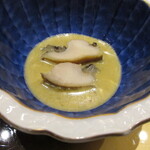鮨 たかはま - アワビとアワビの肝と生クリームのソース