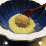 鮨 たかはま - アワビの肝と生クリームのソースにシャリ