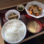 栄食堂 - きまぐれ定食