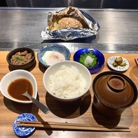 くずし鉄板 あばぐら 恵比寿店 - 白米を囲み寄ってたかって...