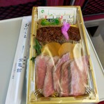 金亀館 - 飛騨牛しぐれ寿司（中身）