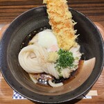 うどん屋 きすけ - 鯛ちくわ天と温泉たまごのぶっかけ(冷)