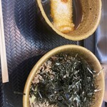 なぜ蕎麦にラー油を入れるのか。 新橋店 - 