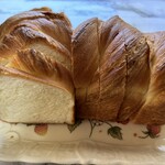 ハセガワベーカリー - クロワッサンブレッド　440円　あらかじめスライスされていて、この状態です。甘い香りが素晴らしい