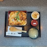 大山 - かつ重膳