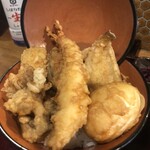 江戸天ぷら屋台 十六文 - 上天丼のアップ