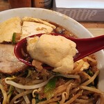 らーめんやまちゃん - レンゲでいただきましょ。