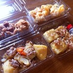 とんとん亭 - どれでも1パック100円！安い！……安いんだけど……う〜む。
（−＿−；）